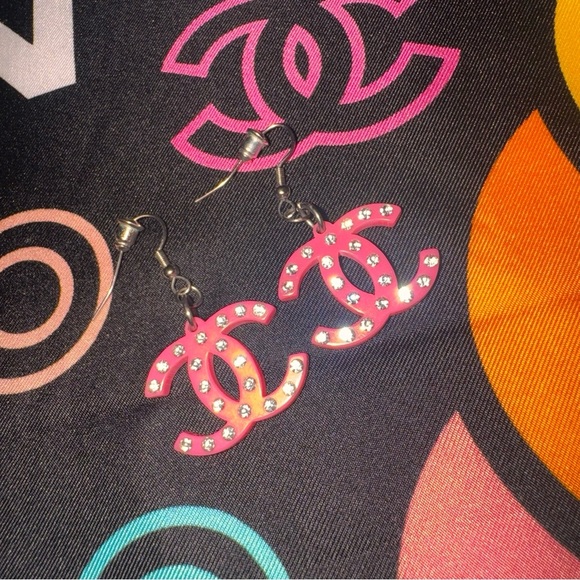 Chanel CC Pink Logo Earrings with Crystals - Picture 6 of 6